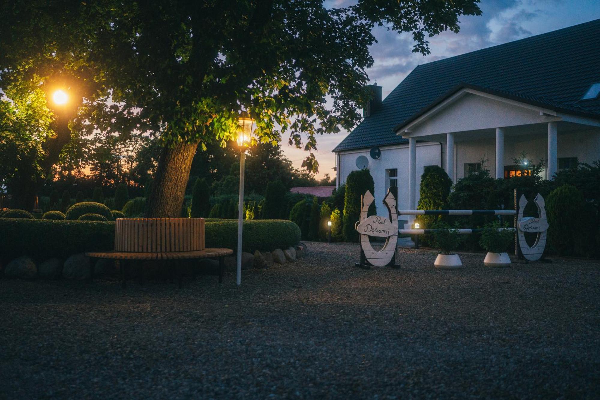 Pod Debami Domki ,Pokoje,Nauka Jazdy Konnej Sarbsk Obok Leby Exterior foto